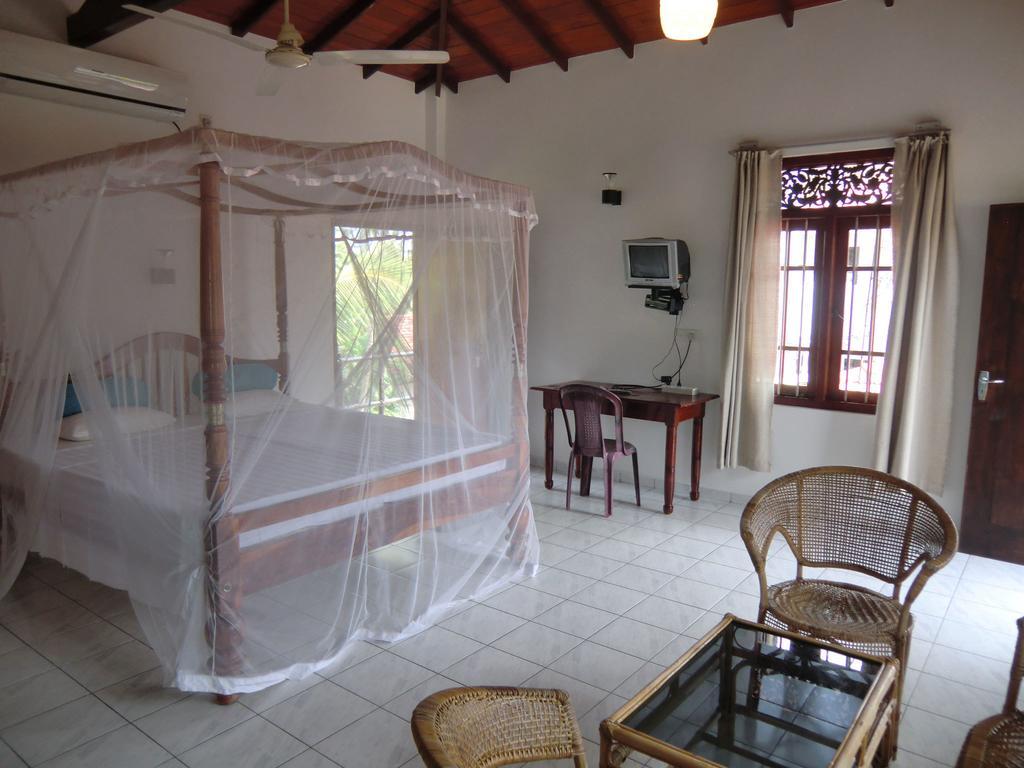 The Oasis Villa Хиккадува Номер фото