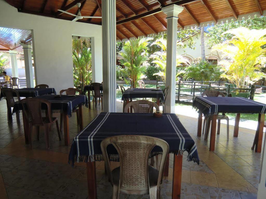 The Oasis Villa Хиккадува Экстерьер фото